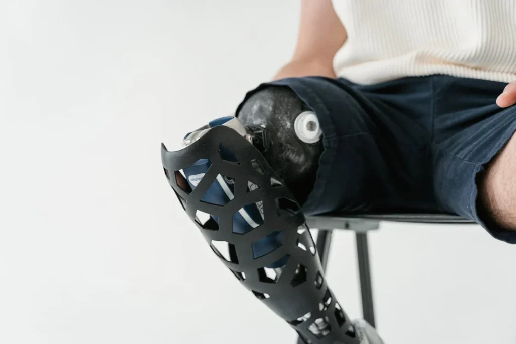 The world of prosthetics is advancing rapidly, and football players with limb loss are benefiting from groundbreaking innovations that enhance mobility, stability, and performance.