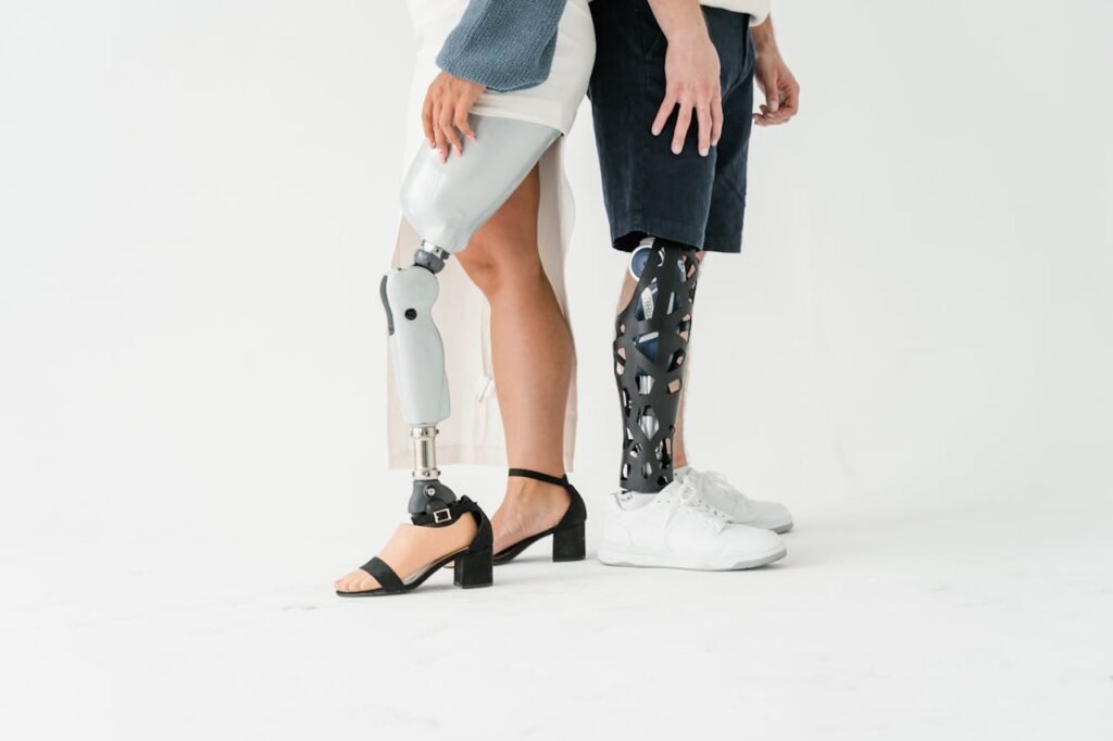 Grippy™ is a smart, battery-powered bionic